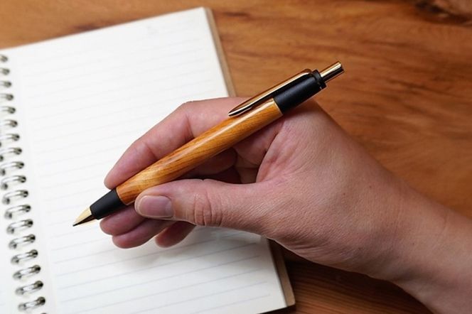 屋久島産【天然ヒノキ】ボールペン・ストレートタイプ(0.7mm)１本 〈 ペン 文具 工芸品 文房具 雑貨 ギフト 贈答 木軸 入学 お祝い〉 