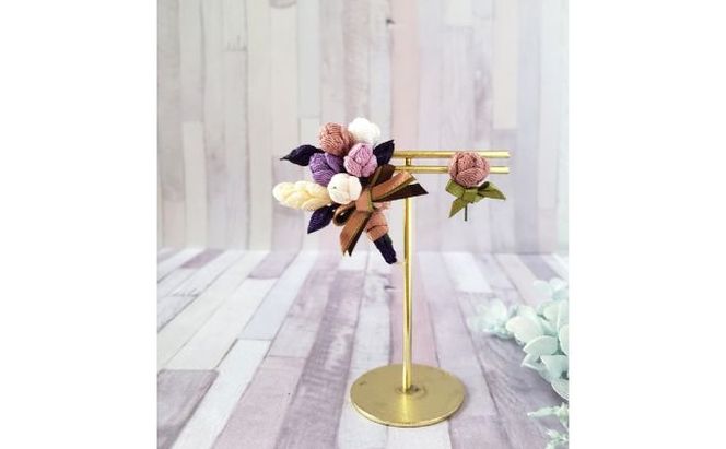 つまみ細工 ブーケブートニア ピアス アクセサリー 工芸品 お花 手作り 職人 手仕事 伝統工芸 和風 かわいい アシメトリー 大人可愛い アクセ 受注生産 つまみ細工工房ちより。 送料無料 岐阜県 安八町