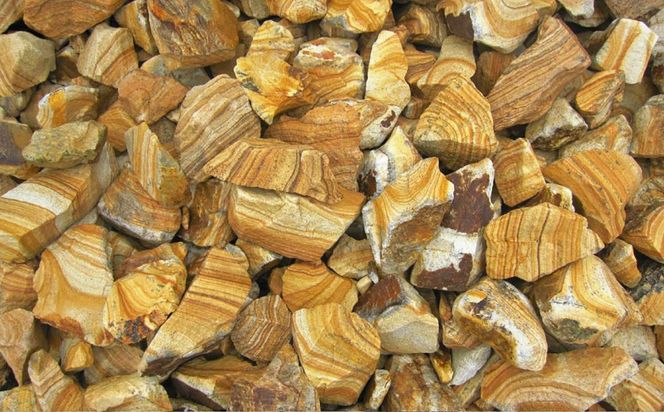 【15個口】庭石、ごろた石 天草中粒（60mm～150mm） 約20kg土嚢袋入り 合計約300kg 天草石 中粒 ブラウン 茶色 石 天然石 庭 熊本県 上天草市