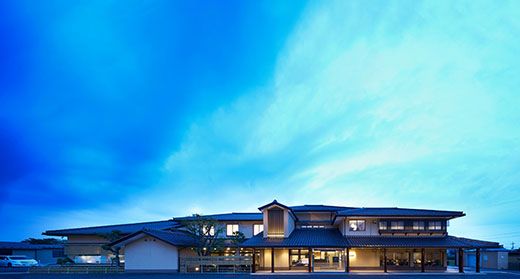 【4等級以上】【近江牛　毛利志満】近江牛　すき焼き・しゃぶしゃぶ用スライス【800ｇ】【S026W】