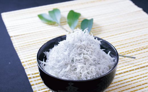 釜揚げしらす500g（箱入り） / しらす シラス 釜揚げ 魚【ojs013】