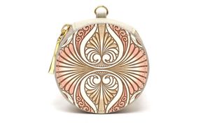 【文庫屋大関】マカロンポーチ ロカイユ＜ベビーピンク＞【皮革工芸品】 ポーチ ミニポーチ 小物入れ アクセサリー入れ イヤホン入れ 収納 保管ケース 手のひらサイズ  本革 革 皮革 工芸品 工芸 雑貨 ギフト プレゼント 日本製 東京