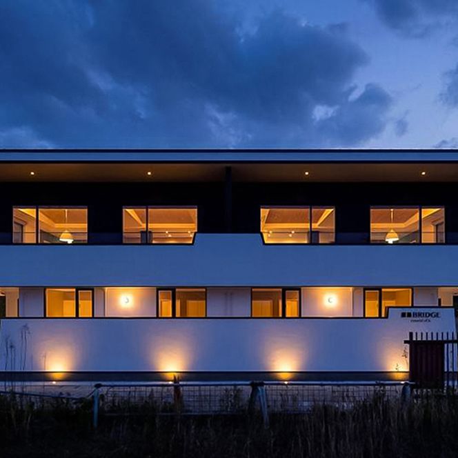 BRIDGE coastal villa 平日ペア宿泊券