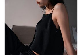 シルクサテンキャミトップス（黒） ふるさと納税 キャミトップス キャミソール トップス シルク 高品質 丹後ちりめん インナー ファッション　TH00007