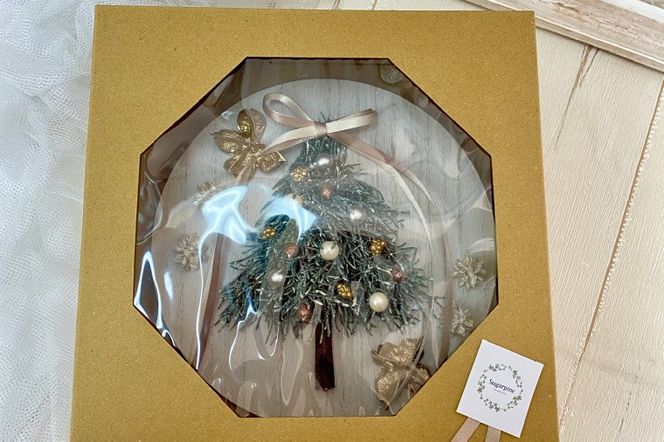 プリザーブドフラワー　フロッケ【埼玉県 春日部市 壁掛け クリスマス リース 季節装飾 冬支度 贈答用 ナチュラル】（AJ276）