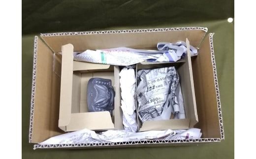 伝統工芸士の鬼師が作る【守護鬼瓦シリーズ】 見守り守護鬼面(自立型) 睨み・笑い 計２体セット 開運 魔除 三州鬼瓦 工芸品 H064-048