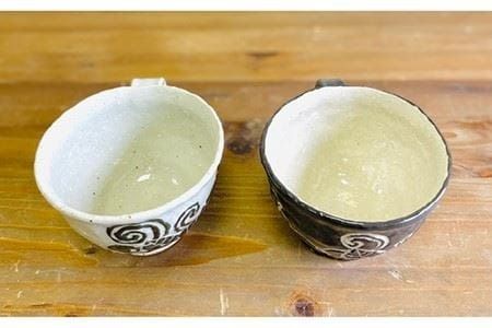 彫絵 ぶどう カップ 《 糸島 》【てびねり舎（鎌田 恵子）】【いとしまごころ】コップ 食器 陶器 マグ [ARZ004]