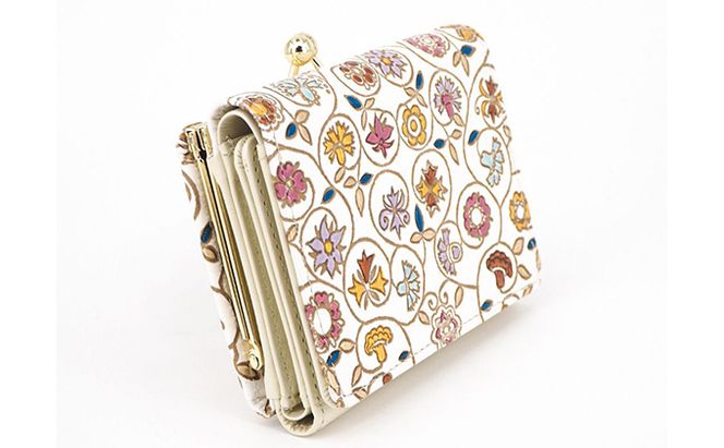 【文庫屋大関】三つ折りミニ財布　金唐小花【皮革工芸品】 ファッション 小物 民芸品 お札 カード 小銭 手のひらサイズ コンパクト 大人かわいい 牛革 手作り 国産 