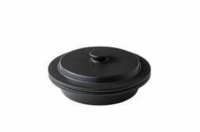 PETARI ShallowPot 24cm　Jet Black（ブラック）G.M.P 【 グッドデザイン賞受賞 陶器製 万能調理土鍋 鍋 土鍋 平鍋 浅鍋 電子レンジ可 キッチン雑貨 新生活 ギフト プレゼント 三重県 四日市市】 -[G236-3]