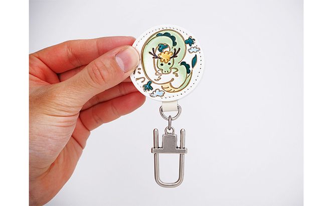 文庫屋大関 干支キーホルダー 辰 ドアに冷蔵庫にペタリ 干支 キーホルダー マグネット入り 磁石入り 革製品 革小物 革製 日用品 雑貨 小物雑貨 マグネット 磁石 工芸品 民芸品 伝統工芸品 東京 東京都 墨田区