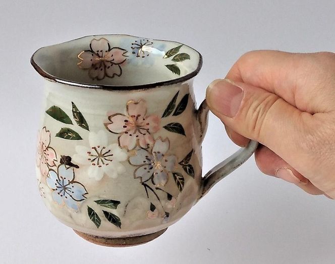 【ギャラリー洛中洛外】優しい色合いの桜が描かれてます 彩さくらマグカップ 261009_A-GM011