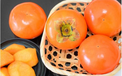 【ふるさと納税】 冷蔵富有柿 約3kg(8個～10個入り) 秀品〈プレミア和歌山認定品〉/  富有柿 柿 カキ 3kg和歌山 和歌山県  ※2026年12月上旬～2027年2月上旬に順次発送 /【frt504-r-cool-3】