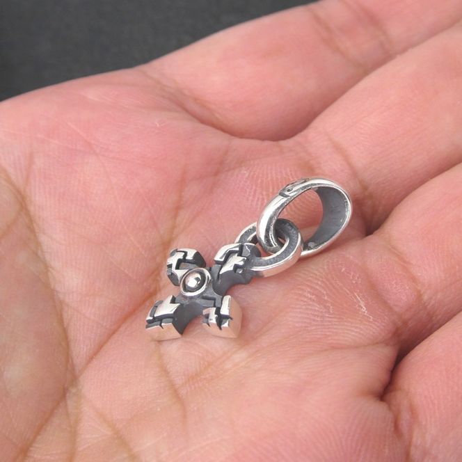 Puzzle cross pendant パズル クロス ペンダント ｜ シルバー アクセサリー 925 十字架 モチーフ ペンダントトップ ネックレス チャーム ジュエリー アクセ ファッション ハンドメイド 人気 シンプル ギフト プレゼント 年末年始 お中元 お歳暮 内祝い 快気祝い