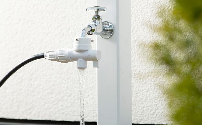 フルカバーホースリール スリムHG 20M FSHG-20 ホワイト アイリスオーヤマ 雑貨 庭 園芸 洗車 水やり 6つ 噴射パターン アクアガン ワンタッチコネクタ レバータイプ 水量調整 ねじれ防止 耐圧ホース 