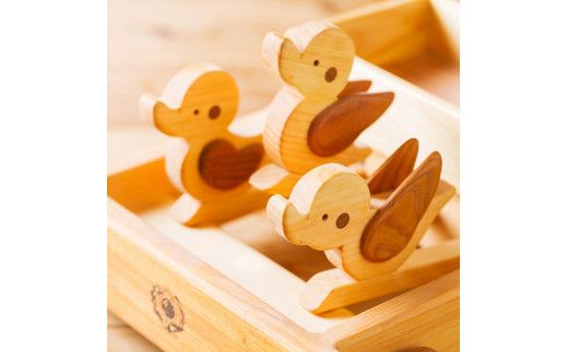 【CF-R7hbk】YKS007　山のくじら舎 ピヨピヨておしぐるま カタカタ 手押し 車 おしゃれ 木製 木 国産 赤ちゃん 幼児 ベビー 知育玩具 玩具 おもちゃ 木のおもちゃ ひよこ かわいい 高知県産