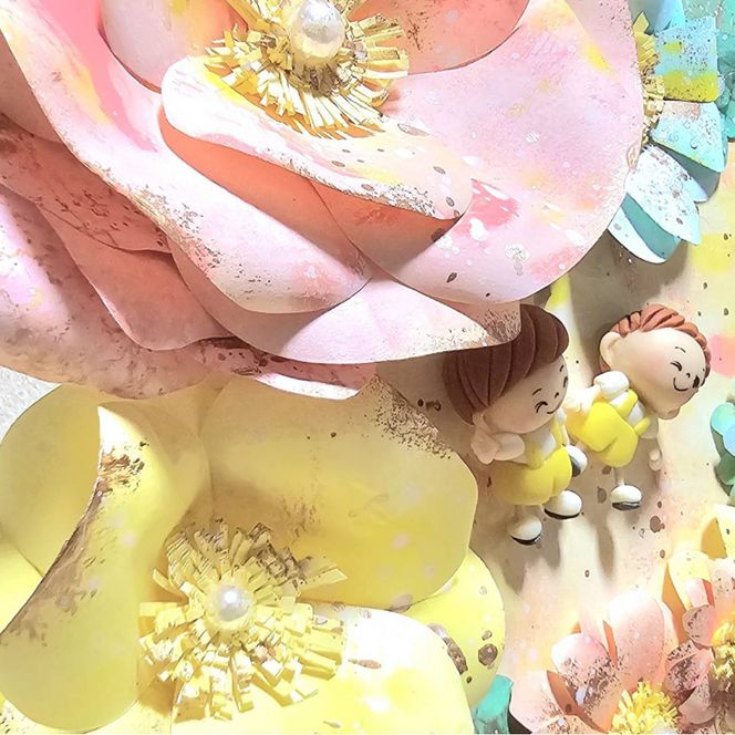 「笑顔の花が咲く場所」世界に一つの似顔粘土の制作、画用紙をローラーで着色した世界に一つのお花で作品を作ります。 272183_EJ001