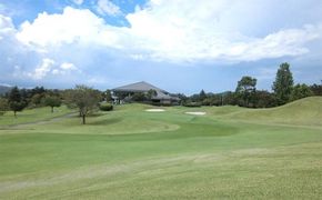 八洲カントリークラブ 平日ゴルフプレー (昼食付き) 1名様分 【ゴルフ場利用権】 