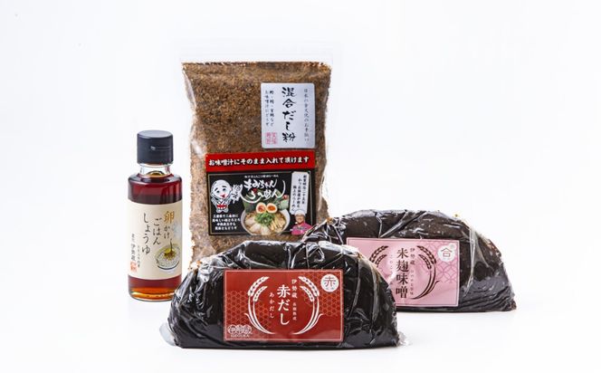 プラスティックやステンレスの桶とは異なる、「百年木桶」ならではの味わいを。創業100年以上続く、希少な木桶仕込みの究極の味噌と創業明治25年 福鰹屋の混合だしでつくる究極の味噌汁セット（赤だし500g、米麹味噌500g、混合だし粉150g、卵かけごはんしょうゆ100ml）【天然醸造、おすすめ、人気、プレミアム、高評価、詰め合わせ、ギフト、国産、調味料、料理、三重県、四日市市、ふるさと納税】