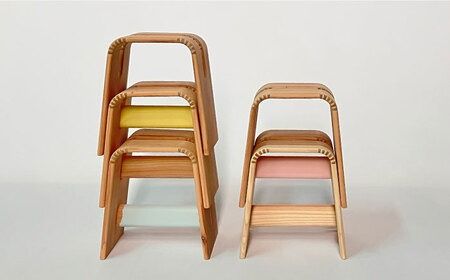 杉の小さなスツール 糸島市 / 贈り物家具 みはたや [ADD025] 椅子 イス いす 木製 スギ 杉 子供用 キッズ チェア スツール