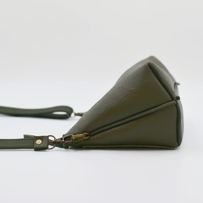 益子の革工房maharoのショルダーポーチ　ワイド（S）オリーブグリーン｜栃木県 益子町 ふるさと納税 ショルダーポーチ ワイド 牛革 手作り（AX108-4）