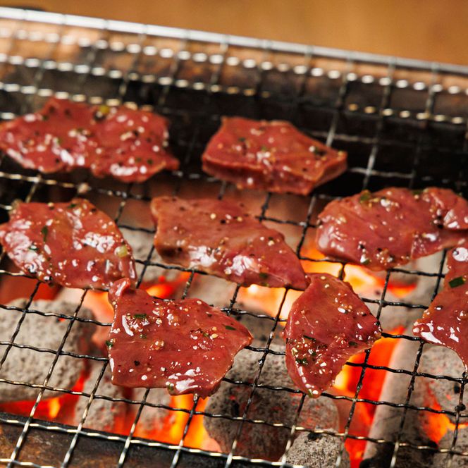 北海道産牛 塩だれ 牛ハツ 1kg (200g×5パック) 小分け 味付き ホルモン ハツ 心臓 牛肉 焼肉 BBQ バーベキュー おつまみ 惣菜 スタミナ 冷凍 北海道 釧路町 釧路超 特産品 br03