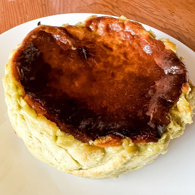 【四国一小さな町の喫茶店】ピスタチオのバスクチーズケーキ 直径15cm×1個 ケーキ 冷凍 取り寄せ スイーツ デザート おやつ お取り寄せスイーツ 冷凍 配送 高知