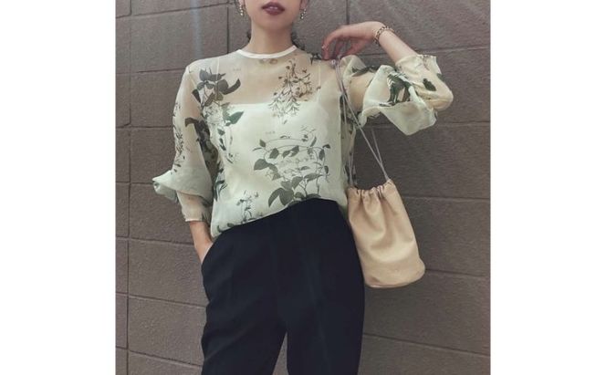 墨田区産ピッグレザー2Way巾着バッグ ファッション カバン 財布 スマートフォン ポーチ 必需品 ペットボトル 日常使い 収納力 斜めがけ 革 柔らかさ 