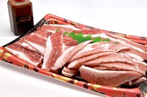 【002230】松阪豚 香味ダレ付 焼肉 セット 約800ｇ カルビ トウガラシ トントロ 松阪豚専門店 まつぶた ふるさと納税 豚肉 ポーク ぶた肉 キャンプ バーベキュー 焼き肉 三重 松阪 肉