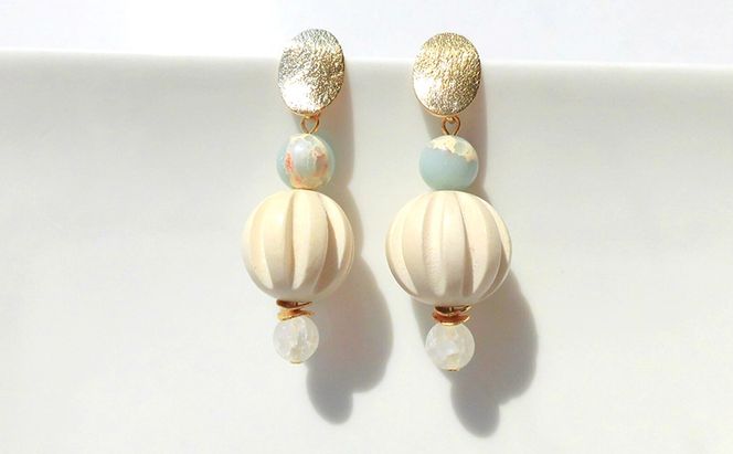 sea ripples ピアス アクセサリー 天然石 1個 [Q]handmadejewely【ブルー クリスタル ウッドボール 可愛い ハンドメイド ジュエリー 手作り  職人 上品 華やか ドレス 結婚式 大人の雰囲気 ギフト プレゼント 母の日 入学式 ラッピング シェル 】