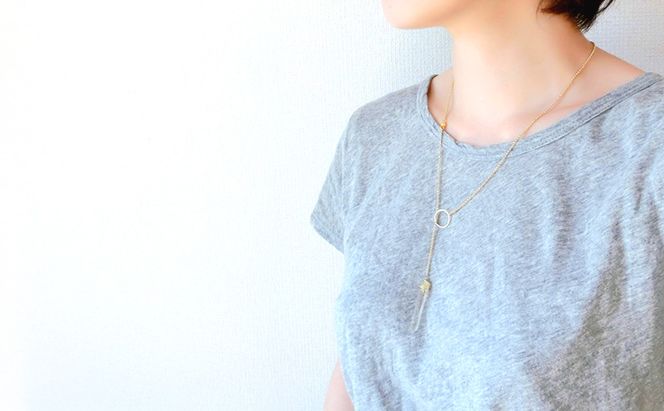 crystal point necklace ネックレス 天然石 1個 [Q]handmadejewely【クリスタル シャープ ロング シンプル クール リング 可愛い ギフト プレゼント ハンドメイド ジュエリー 手作り  職人 上品 華やか  ドレス 大人の雰囲気  ラッピング 母の日 結婚式】