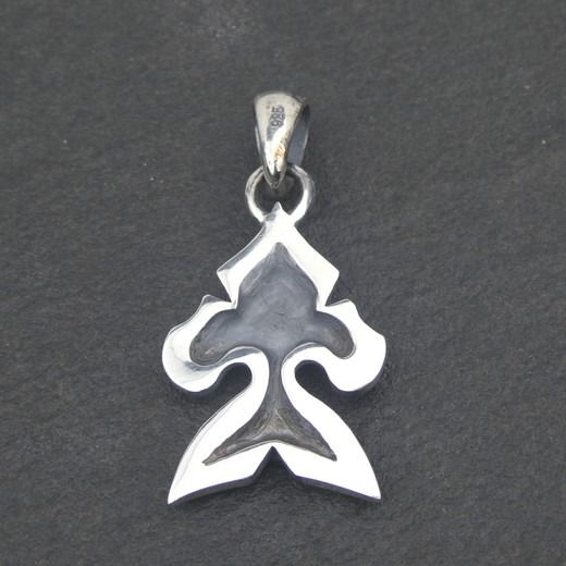 Spade pendant