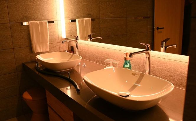 チケット 静岡 葛城 北の丸 桜殿 ペア宿泊券（1泊2食 響コース） 宿泊券 食事 自然 料理 グルメ 旅行 露天風呂 古民家 伝統建築 袋井市 静岡県