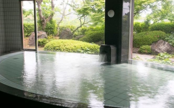 ゴルフ 利用券 福岡センチュリーゴルフ倶楽部 平日セルフ 4名様 昼食 お土産付き 福岡県 ゴルフ場 