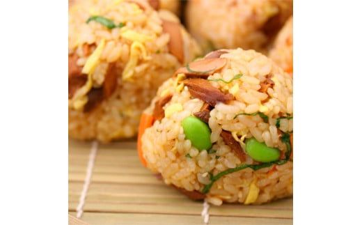 土佐のかつおめし（しょうゆ・しょうが味） 2～3合用 各3袋セット/ 混ぜご飯の素 鰹めしの素 カツオめし 生姜 醤油 食べ比べ おにぎり お弁当 ごはん 混ぜ込み【有限会社　浜吉ヤ】 [BQBK003]