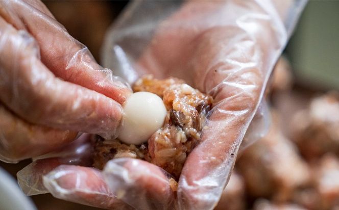 ＜ベトナムちゃん特製＞レモングラス沖縄豚まん4個入 ☆ 沖縄 読谷 人気店 ベトナム料理店 ジューシー うずら入り 手作り