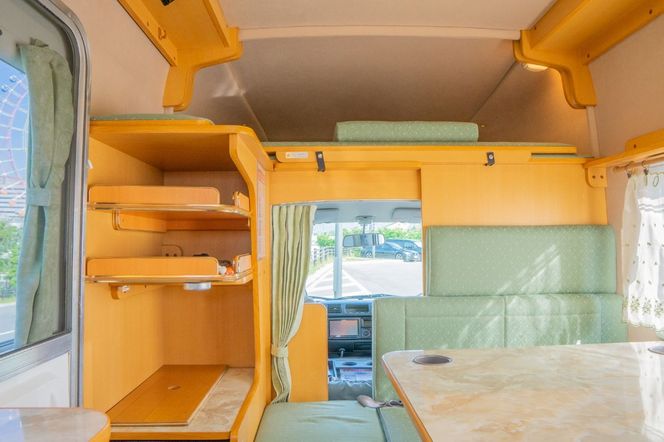 099H3838 キャンピングカー&民泊の宿泊・平日