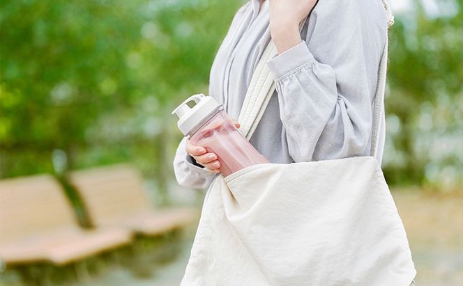 ボトルブレンダー IBB-601-W ホワイト アイリスオーヤマ 電動ミキサー ジュースミキサー ミキサー ボトル ジューサー ブレンダー 氷も砕ける 食欲の秋特集 