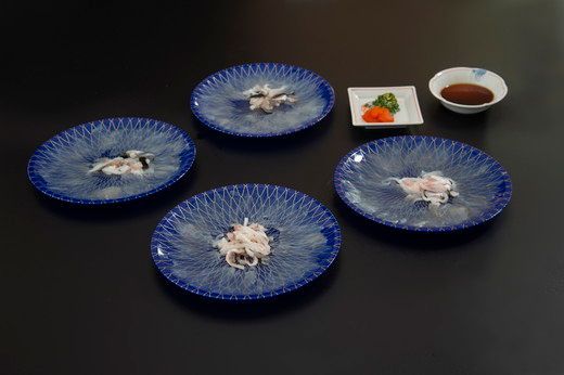 【3.5-2】とらふぐ刺身4人前(特製ポン酢付)と松阪牛すきやきモモ500ｇ(特製すき焼きタレ付)