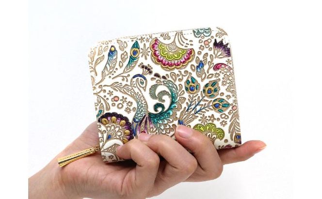 【文庫屋大関】二つ折りファスナーミニ財布 孔雀【皮革工芸品】財布 二つ折り 小物 お札 カード 小銭 コンパクト 牛革 手作り 日本製 墨田区 東京都