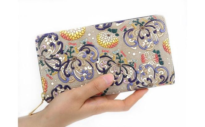 【文庫屋大関】 大容量　ぐるっとファスナーの長財布　乱菊＜青紫＞【皮革工芸品】 ファッション小物 民芸品 
