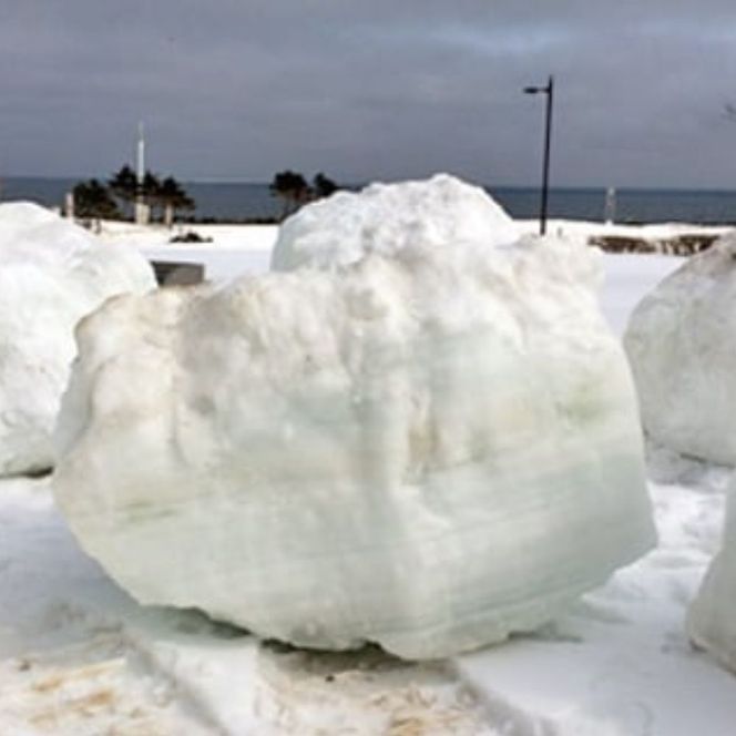 2000-3 オホーツク海の流氷（約１トン）