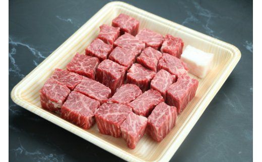 近江牛サイコロステーキ【400g】　【CO01W】（国産牛　和牛　ブランド牛　ブランド和牛　黒毛和牛　牛肉　肉　高級　人気　おすすめ　神戸牛　松阪牛 に並ぶ 日本三大和牛 近江牛）

