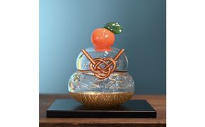 ガラスの鏡餅(黒台付き）銀箔使用＜Lサイズ＞【鏡餅 吹きガラス工房 ガラス お正月 鏡餅約13cm×約10cm 黒台15cm×12cm ハンドメイド 職人手作り 工芸品 伝統工房で作成 老舗ガラス工房 神奈川県 小田原市 】 142069_CH005