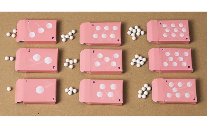 振って中身の本数を見抜くゲーム「耳と手感覚 第3版」【 カードゲーム ボードゲーム ボドゲ 知育 おもちゃ 神奈川県 小田原市 】 142069_GB018