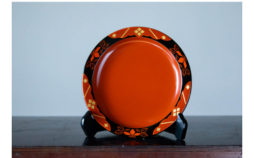 秀衡塗　翁皿　秀衡椿紋　2個入 / 漆器 食器 銘々皿 漆塗 うるしぬり 手塗り 木製 伝統工芸品 和 お正月 高級 結婚 新築祝い お祝い 贈答 贈り物 プレゼント ギフト 香典返し お返し おもてなし 東京オリンピック パラリンピック 大会記念品【ocy925-oki-tsu-2B】