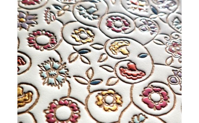 【文庫屋大関】パーソナルホルダー　金唐小花【皮革工芸品】 民芸品 雑貨 日用品 ファイル 多用途 牛革 