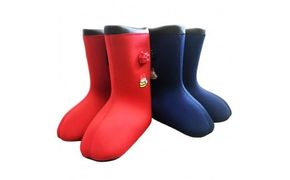 クロッツやわらか湯たんぽ　足湯もできるブーツタイプ(薬用Hot重炭酸湯Classic 10錠入付） _2593R