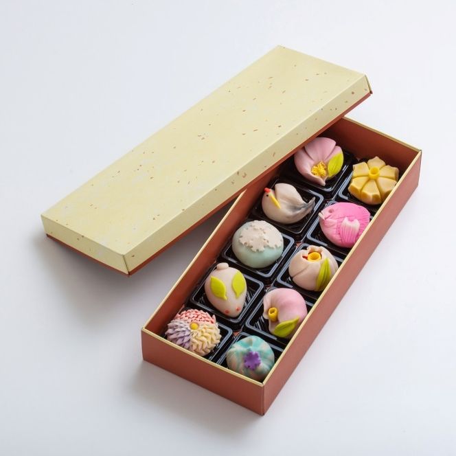 【スイーツ】ずーっと、眺めていたくなりますが、お早目にお召し上がりください。「夢菓子工房ことよ」季節の練り切り菓子 冬篇10個-[G654] 