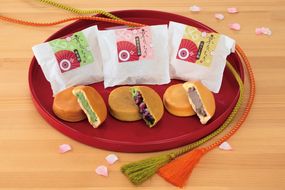 京もっちり詰合せ15個入(3種×各５個)〈お菓子 和菓子 スイーツ 抹茶スイーツ どら焼き まんじゅう 宇治抹茶 あずきあん 抹茶あん ほうじ茶あん 餡 上品 もち粉 加工食品〉 