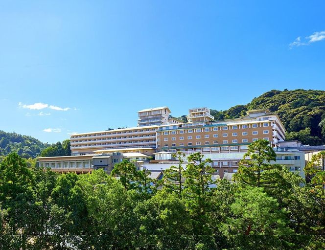 【ウェスティン都ホテル京都】ホテル宿泊ペアチケット 平休日1泊朝食付《デラックスツイン》［ 京都 岡崎 南禅寺 人気観光地 好アクセス 古都一望 ホテル ペア 宿泊券 人気 おすすめ ホテル 宿泊 旅行 観光 グルメ ふるさと納税 ］ 261009_A-LA083